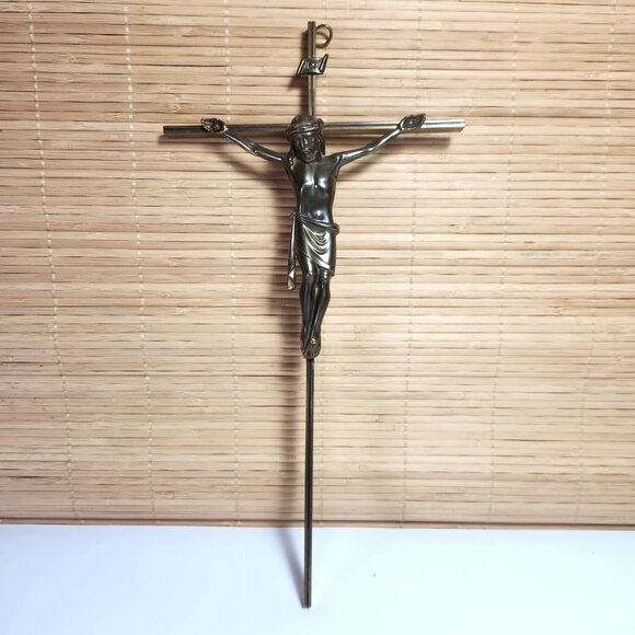 Vintage Metal Crucifix 11 3/4" Wall Hanging Jesus Religious Home Decor - Picture 2 of 7